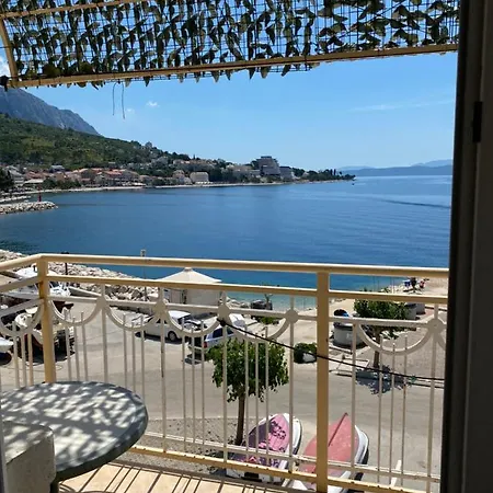 Apartman Leo *