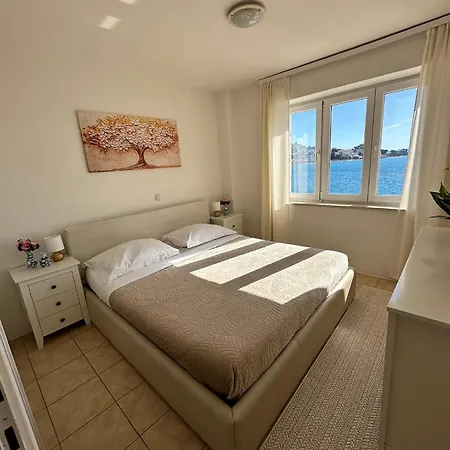 Leo Apartman *